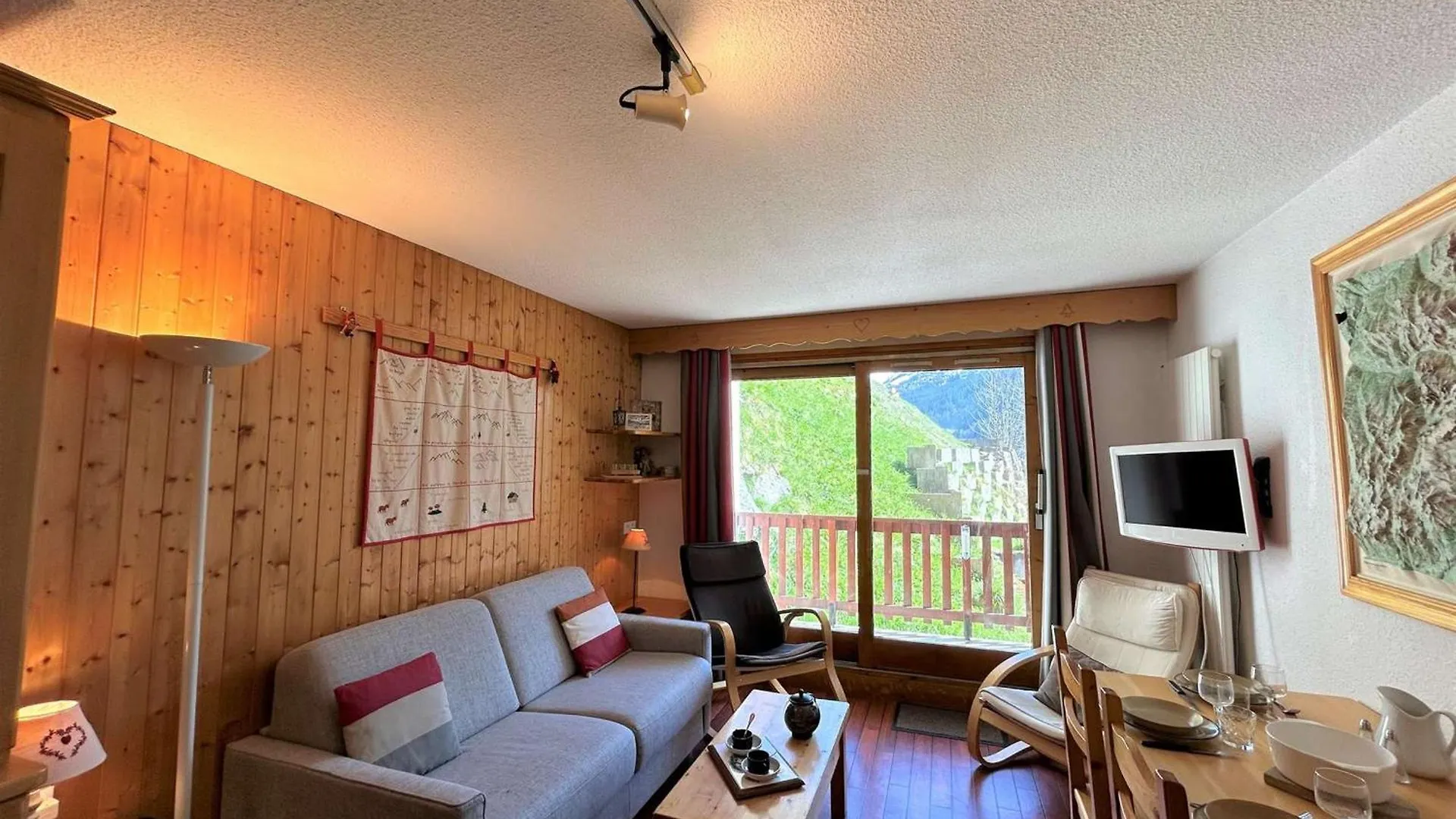 Appartement 2 Pieces, 5 Pers, Centre De Meribel, Proche Pistes, Balcon Sud - Fr-1-180-564 0*,